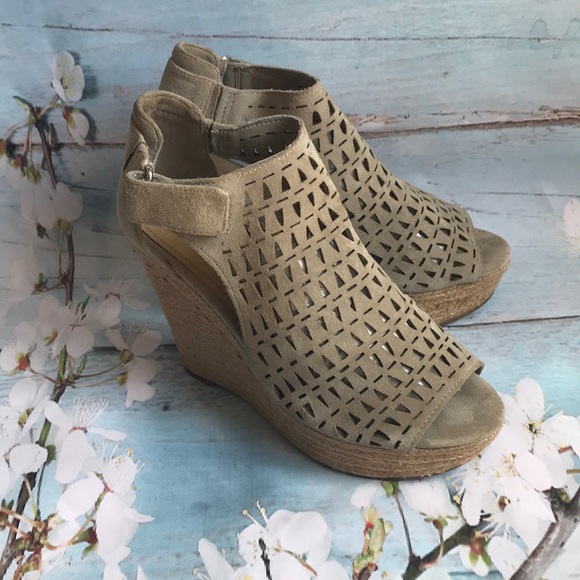 Marc Fisher Shoes - Marc Fisher Tan suede Platform Wedge size 8